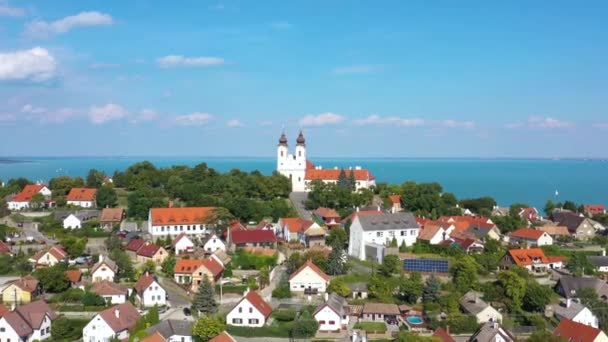 Beutiful Church Summer Lake Balaton Tihany Town Hungary Recorded Dji — Stock video