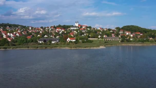 Beutiful Church Summer Lake Balaton Tihany Town Hungary Recorded Dji — стоковое видео