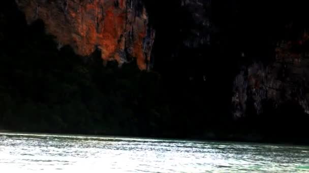 Looking Island Boat Krabi Slow Motion Angle 001 — Stok Video