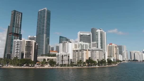 Low Parallaxing Drone Shot Brickell Buildings Downtown Miami Waterfront Skyline — 图库视频影像