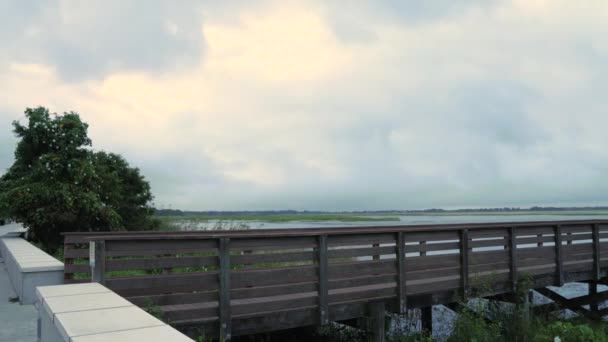 Time Lapse Clouds Passing Lake Tohopekaliga Kissimmee Florida — Vídeo de stock