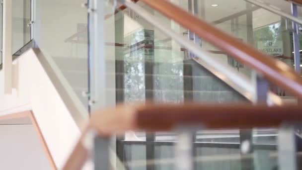 Glass Staircase Business Office — Vídeo de stock