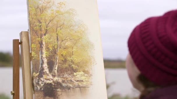 Woman Watches Bird Poop Fall Painting Forest — Vídeos de Stock