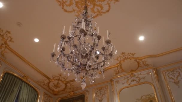 Chandelier Hangs Elegant Royal Office — Stock video