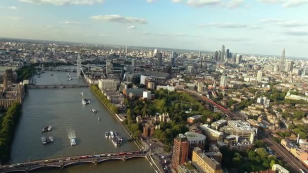 Buildings Thames River London — Stockvideo
