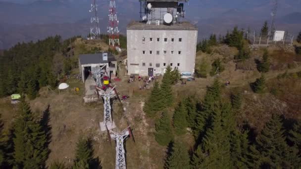 Heniu Summit Romania Building Mountain Peak Telecommunication Tower Top Electrical — Stockvideo