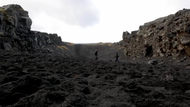 Fun Young Couple Playing Iceland Landscape — Stock video