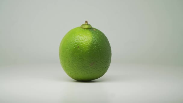 Lime Fruit Rotating Clockwise Turntable Pure White Background Close Shot — Stockvideo