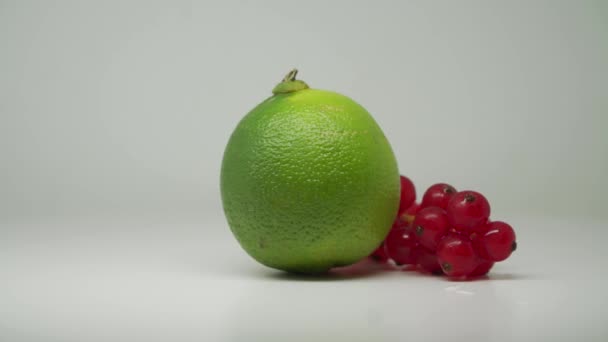 Freshly Picked Red Currants Green Lime Rotating Clockwise Close Shot — Stockvideo