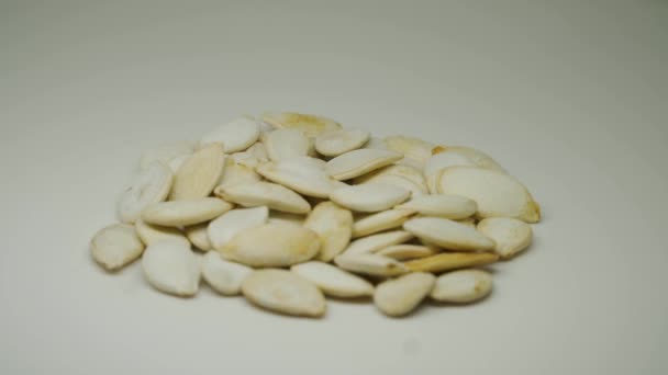 Bunch White Squash Seeds Turntable White Background Close Shot — Videoclip de stoc