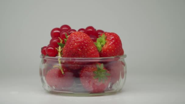 Beautiful Red Strawberries Cherries Glass Bowl Pure White Background Close — Vídeo de stock