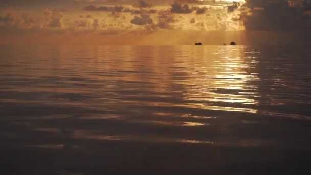 Sunrise Calm Glassy Ocean Distance You See Some Islands Horizon — Vídeo de stock