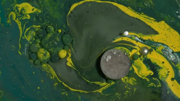 Green Yellow Acrylic Chemical Reaction Slow Motion — Vídeo de stock