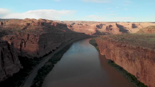 Aerial Shot Colorado River Moab Utah — стоковое видео