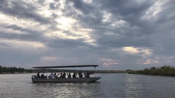 Photo Safari Tour Boats Chobe River Dramatic African Sky — Stockvideo