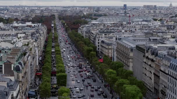 Aerial View Looking Busy Avenue Des Champs Elysee Musee Louvre — Video