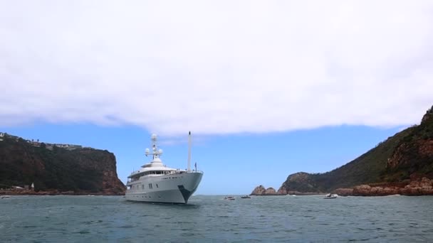 Yacht Katharine Motors Lagoon Knysna Heads — Vídeo de stock