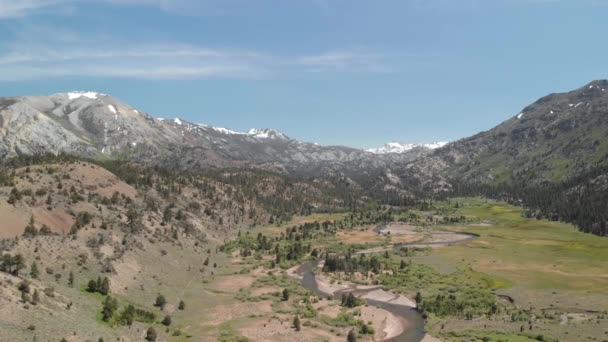 Beautiful Expansive Aerial Shot Sonora Pass California — Wideo stockowe