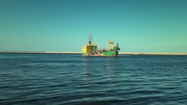 Camera Approaching Dredger Ship Sailing Slowly Baltic Sea — Wideo stockowe