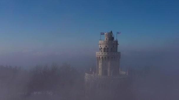Imagens Drones Budapeste Hungary Voando Sobre Colinas Nubladas Nebulosas Normafa — Vídeo de Stock