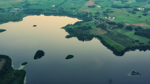 Aerial Perspective Lakeshore Landscape Dusk — Wideo stockowe