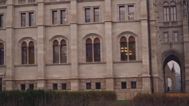 Fachada Del Increíblemente Grandioso Edificio Del Parlamento Budapest Hungría Gran — Vídeos de Stock