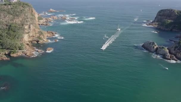 Boats Returning Knysna South Africa Pass Heads Aerial — Vídeos de Stock