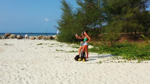 Girls Just Arrived Peaceful Exotic Beach White Sand Tropical Vegetation — Stockvideo