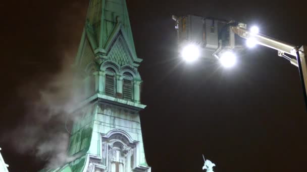 Immobilized Fire Ladder Articulated Platform Next Church Fire — Stok Video