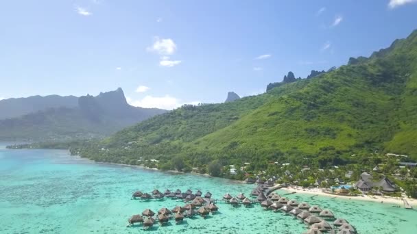 Drönare Flyga Över Tropiska Övervatten Bungalows Polynesien Tahiti Orea — Stockvideo