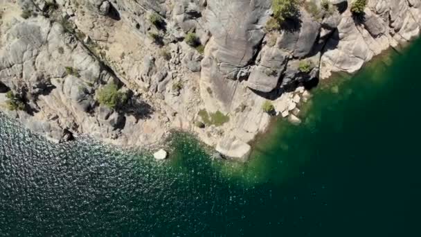 Top Aerial Shot Blue Lake High Sierras California — Stockvideo