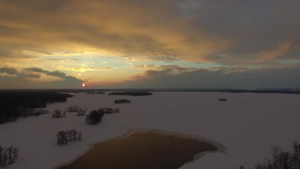 太阳升起时北极地区美丽的空中拍摄照片 — 图库视频影像