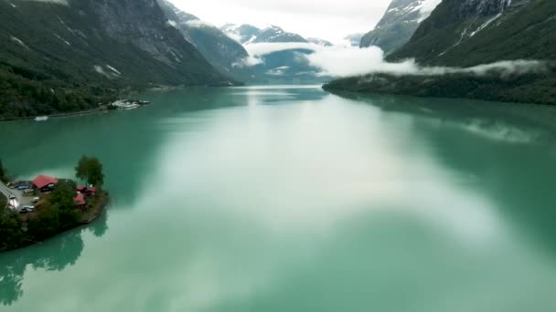 Aerial Latanie Nad Pięknym Turkusowym Jeziorem Loen Zachodnia Norwegia — Wideo stockowe