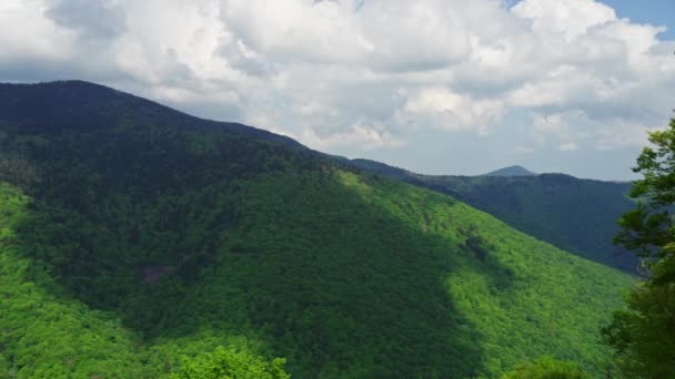 Cámara Panorámica Las Montañas Blue Ridge — Vídeos de Stock