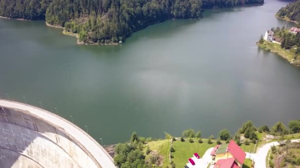 Aerial Drone Shot Starting Seaside Village Road Revealing Romanian Mountain — ストック動画