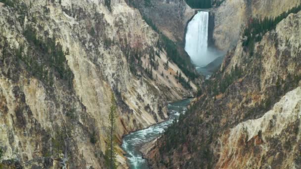 Gran Cañón Del Parque Nacional Yellowstone Cascada Inferior Con Río — Vídeo de stock