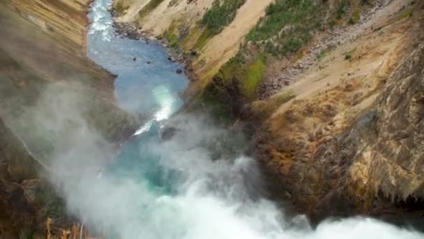 Der Grand Canyon Des Yellowstone Nationalparks Mit Den Farbenfrohen Seiten — Stockvideo