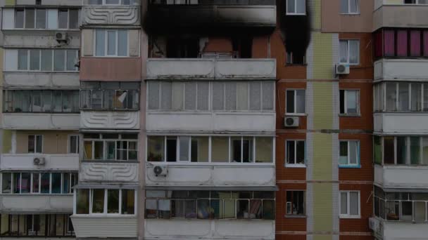 Aerial View Front Old Building Exterior Burnt Sooty Apartments Sorry — Stockvideo