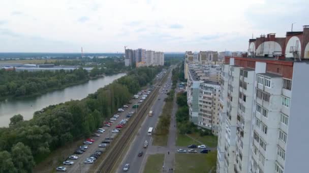 Aerial View Traffic Mykoly Zakrevskoho Street River Old Apartment Buildings — Video