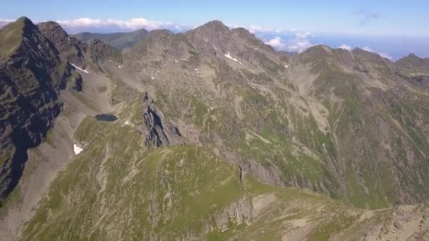Impresionante Paisaje Montañoso Escarpado Drones Sobre Picos Remotos Vista Panorámica — Vídeos de Stock