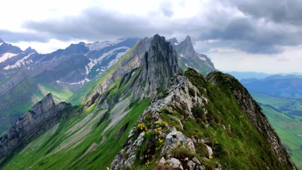 Questa Cima Della Montagna Schaefler Svizzera Era Una Giornata Nuvolosa — Video Stock