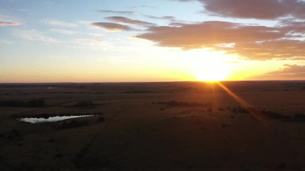 Panning Filmagem Aérea Cinematográfica Pôr Sol Africano — Vídeo de Stock
