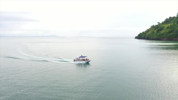 Aerial Wide Shot Small Motor Boat Madagascar — Vídeos de Stock