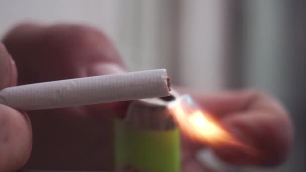 被点燃的香烟的封条 — 图库视频影像