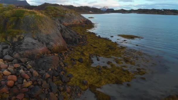 Drone Draait Rond Kust Norway Bergen Oceaan — Stockvideo