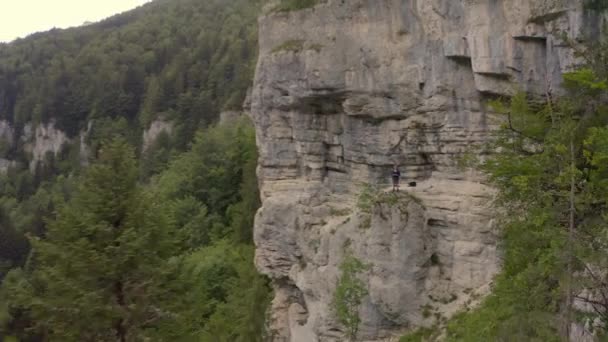 Flying Away Man Staying Edge Cliff Revealing Ferrata Doing Get — Stockvideo