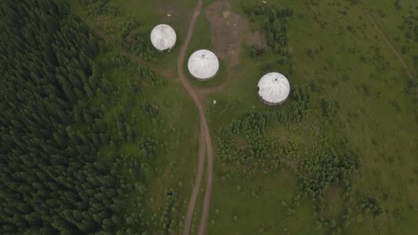 Top View Zoek Naar Verlaten Ussr Radar Station Het Karpaten — Stockvideo