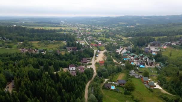 Αεροφωτογραφία Drone Θέα Μια Πόλη Στα Καρπάθια Όρη Ουκρανία — Αρχείο Βίντεο