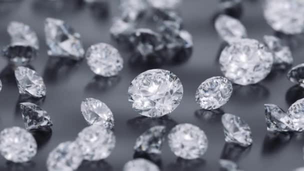 Groupe Diamants Taille Différente Sur Surface Brillante Noire Tournante Expéditeur — Video