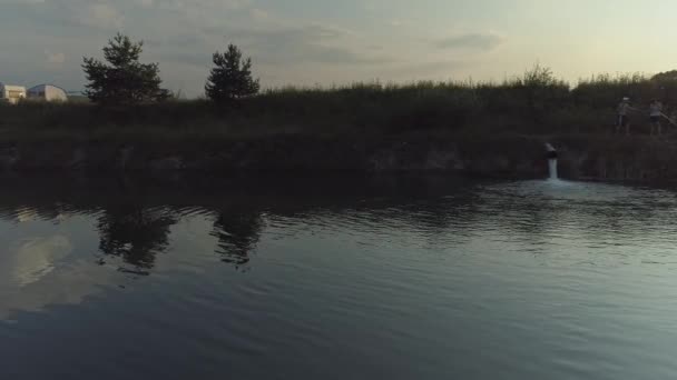 Zelten Ufer Des Teiches Der Nähe Des Dorfes Frydman Polen — Stockvideo